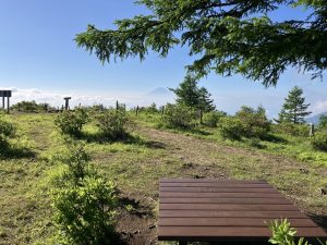甘利山山頂ベンチ