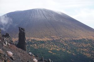 うっすら白くなった浅間山